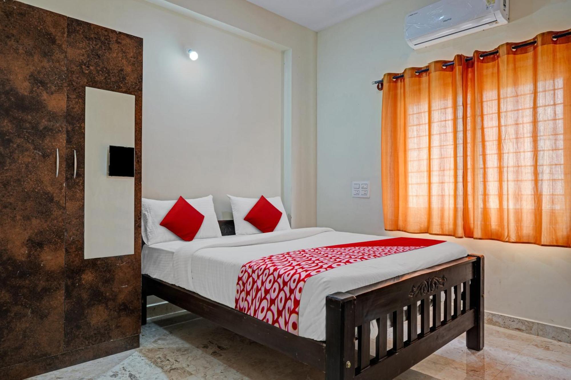 Hotel O Sri Chowdeshwari Boarding And Lodging Tavarikere Exterior foto