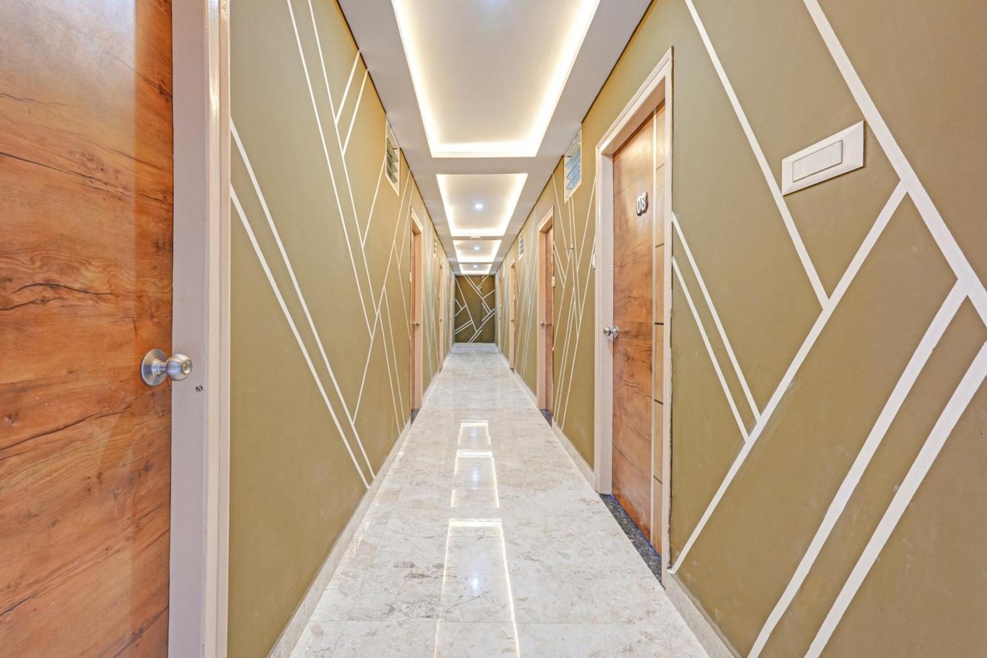 Hotel O Sri Chowdeshwari Boarding And Lodging Tavarikere Exterior foto