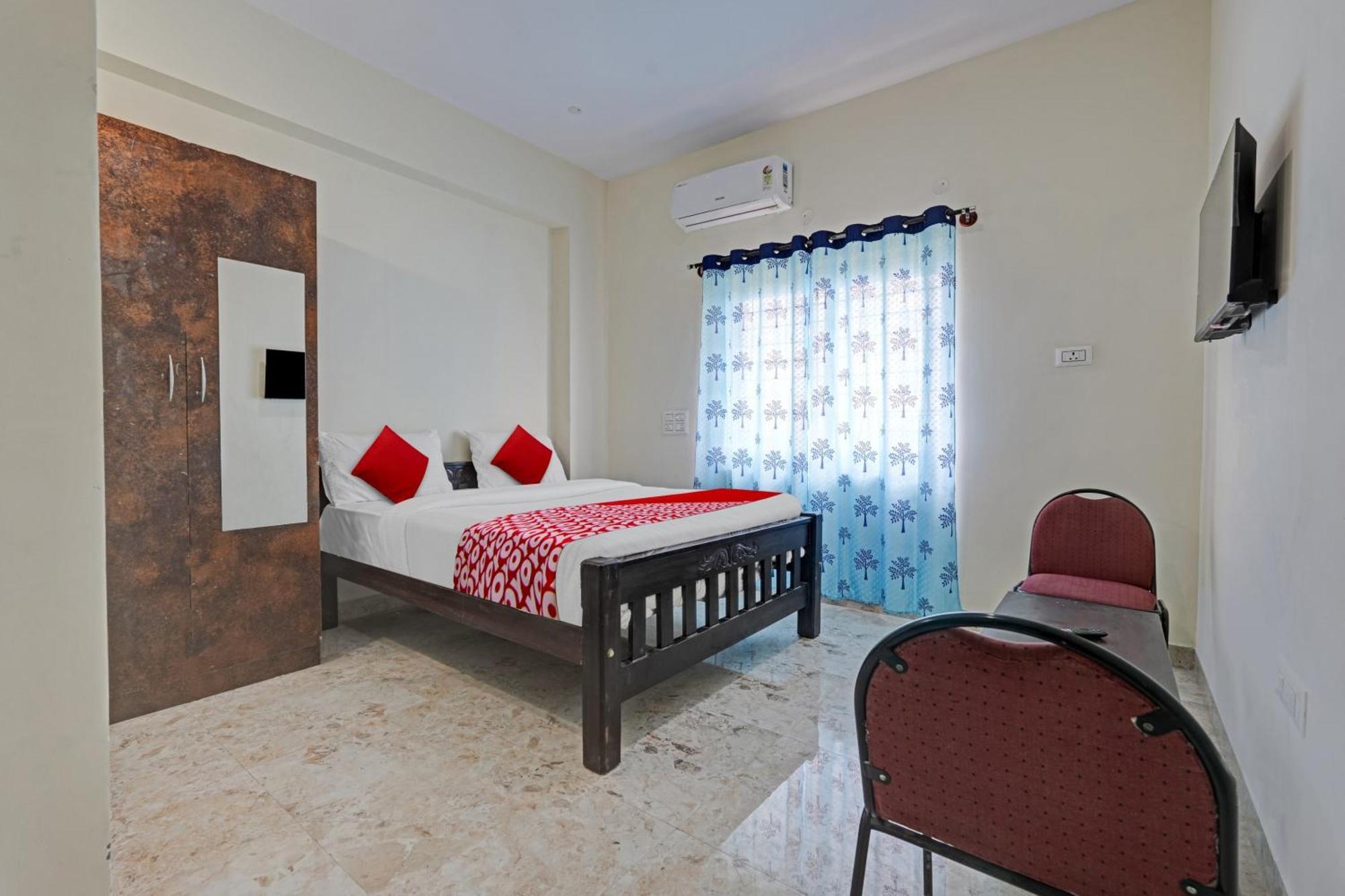 Hotel O Sri Chowdeshwari Boarding And Lodging Tavarikere Exterior foto
