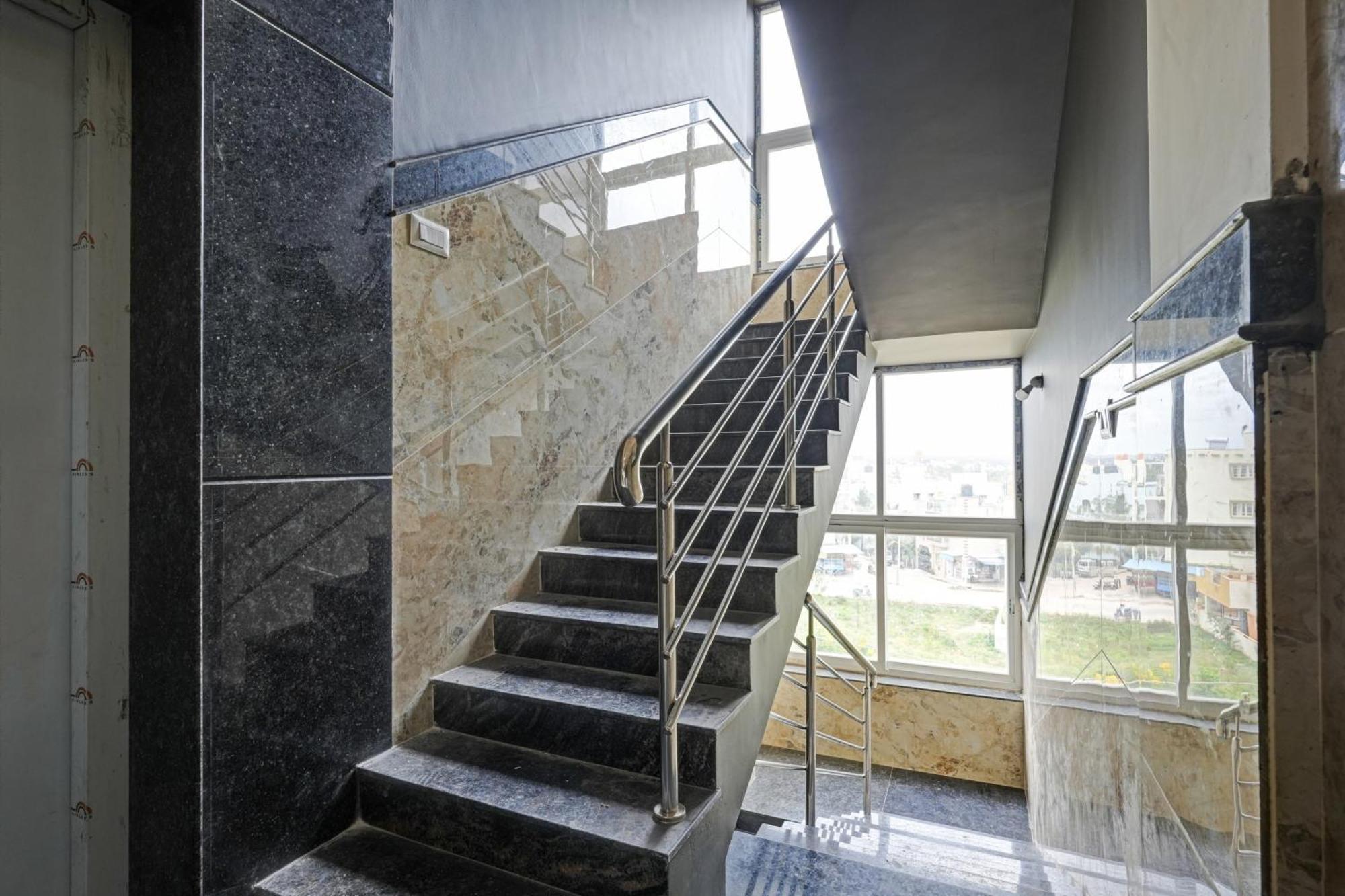 Hotel O Sri Chowdeshwari Boarding And Lodging Tavarikere Exterior foto