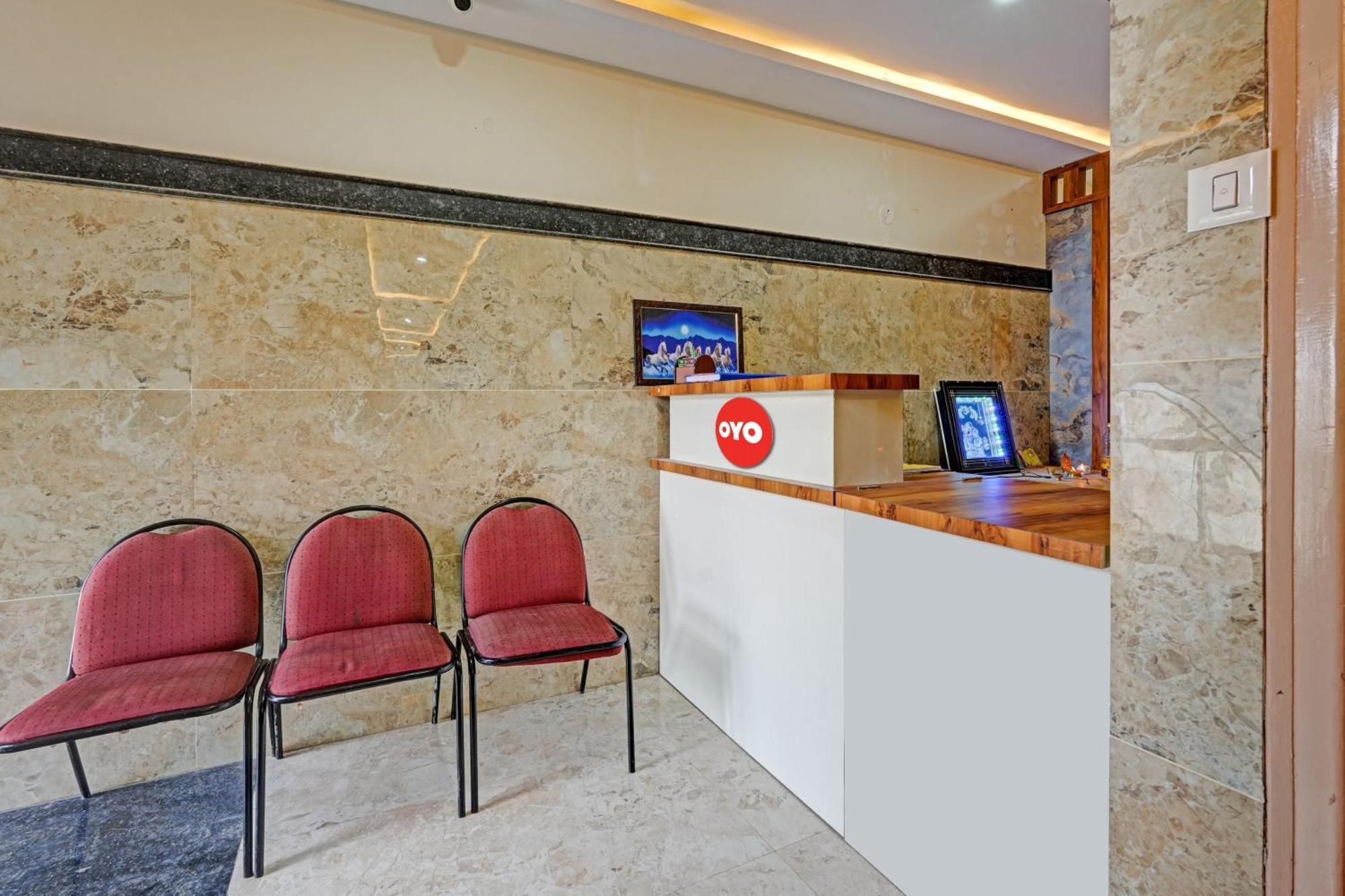 Hotel O Sri Chowdeshwari Boarding And Lodging Tavarikere Exterior foto